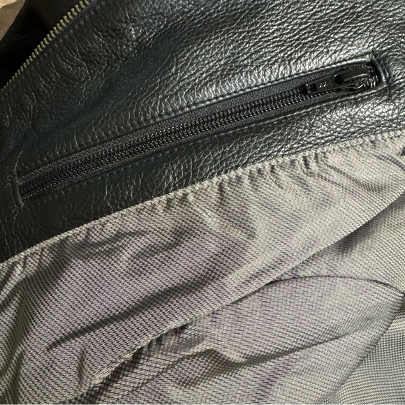 Harley Davidson Women’s Black Studded Leather jacket Size Medium - Picture 10 of 13